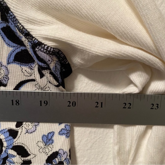 Chico’s Zenergy Top Women’s 1 US Medium Pullover Full Back Zip‎ Floral Boat Neck - Picture 9 of 13